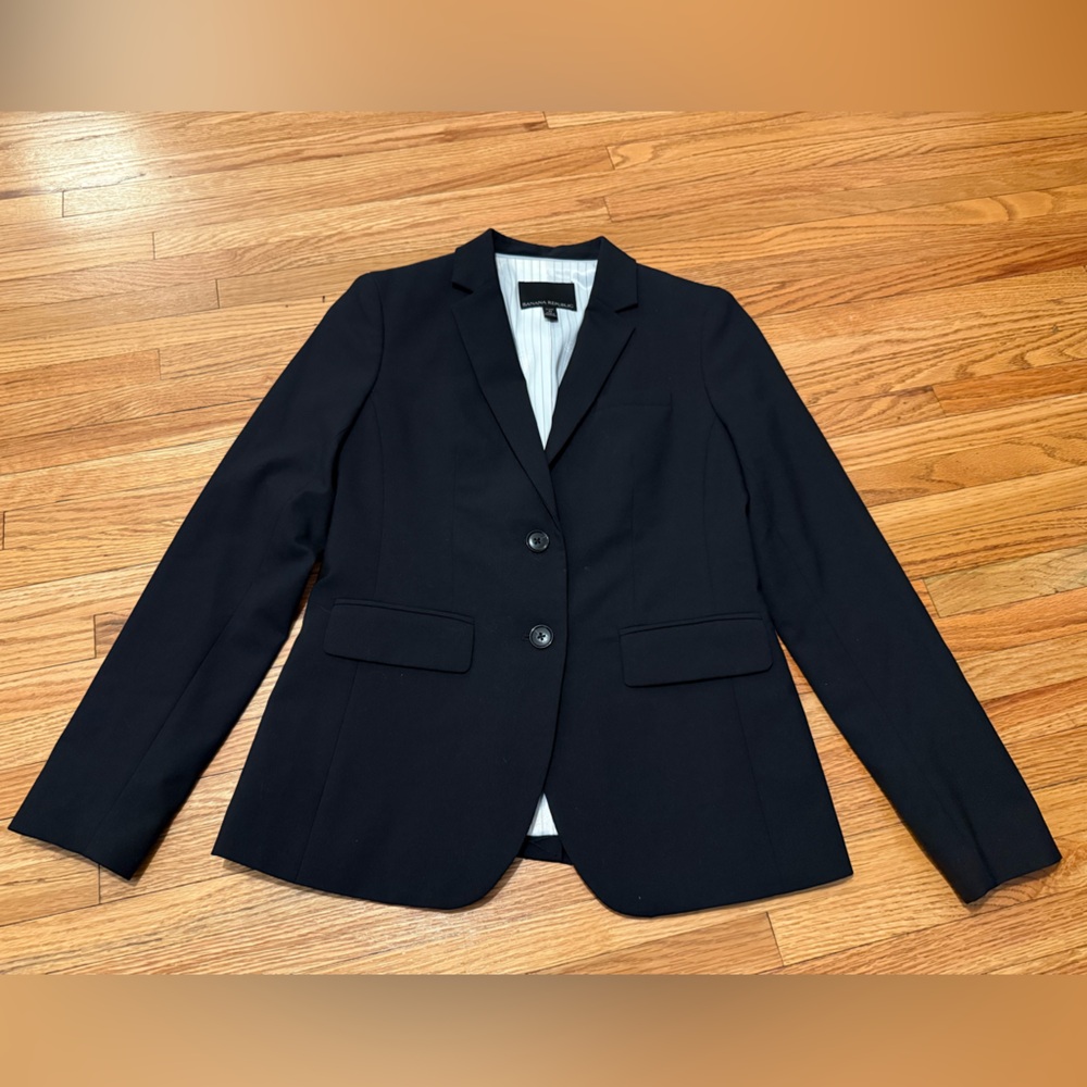 Banana Republic Women’s Classic Black Blazer